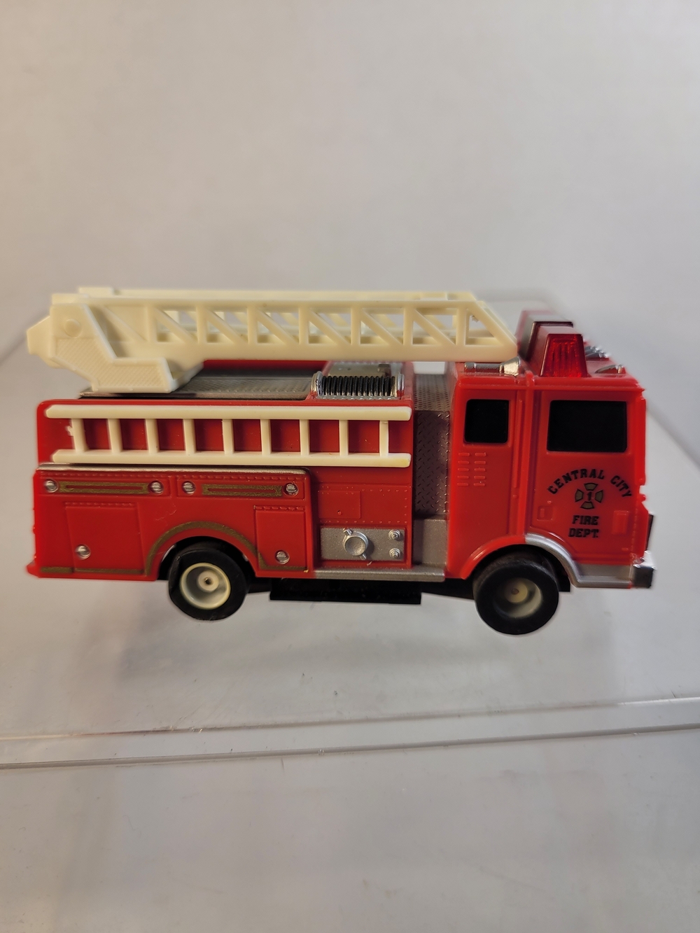 Tyco US 1 Electric Trucking FireTruck Bell Flashing Lights Ho Slot Semi Truck